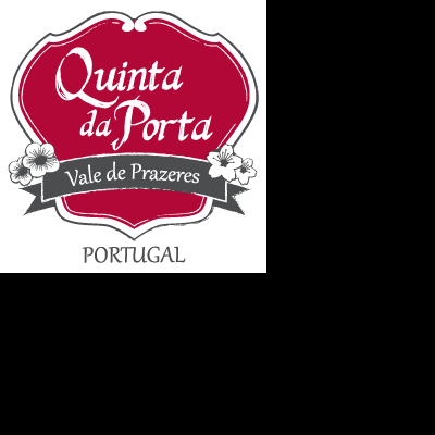 Etiqueta vermelha e branca com texto Quinta da Porta e Vale de Prazeres