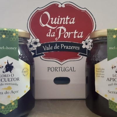 Dois frascos de mel da marca LORD O APICULTOR com embalagem da Quinta da Porta