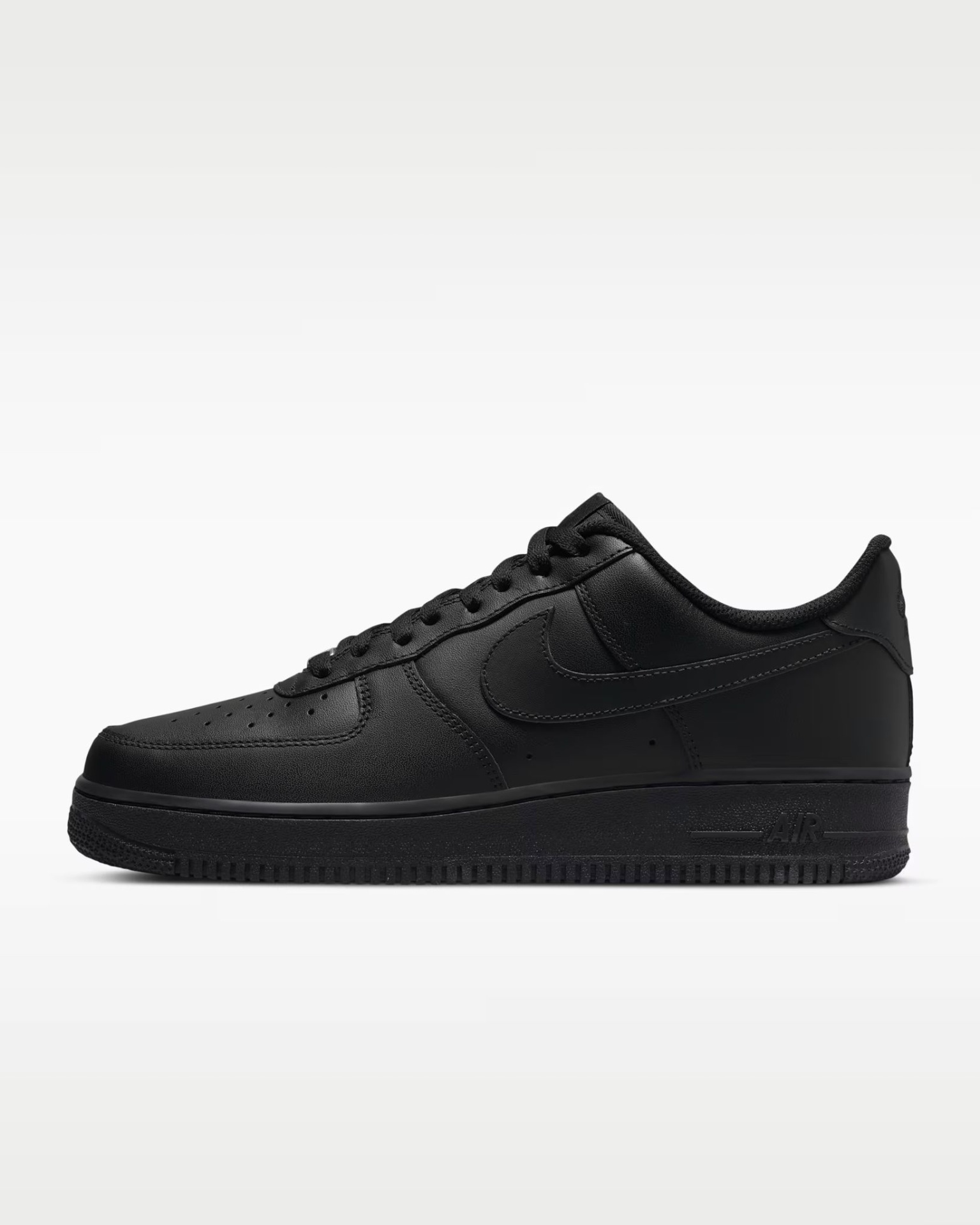NK Force 1 - Homem Tênis desportivo preto em pele com sola preta e logotipo Nike