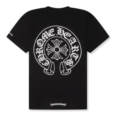 T-shirt preta com estampado branco CHROME HEARTS nas costas