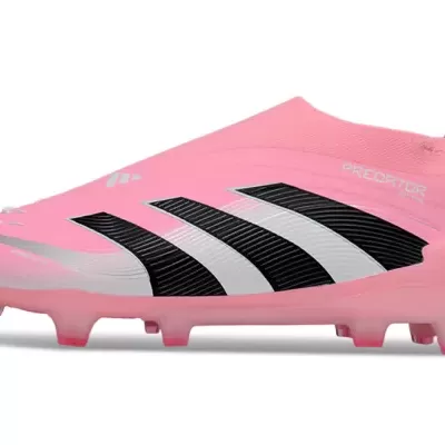 Chuteira de futebol Adidas Predator rosa com riscas pretas e brancas