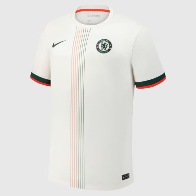 Camisola de futebol branca com riscas verticais e emblema Chelsea Football Club