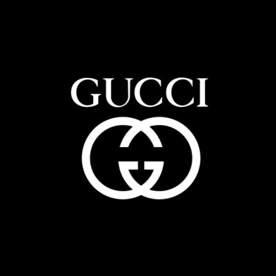 Logótipo da Gucci em branco sobre fundo preto