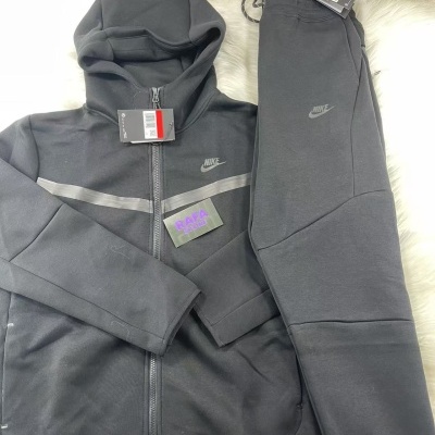 Conjunto roupa desportiva Nike cinzento escuro com capuz e calças