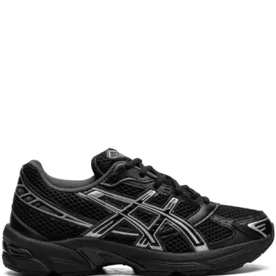 Tênis desportivo ASICS preto e cinza com sola preta