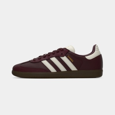 Sapatilha desportiva Adidas modelo Samba bordeaux e branco com sola castanha