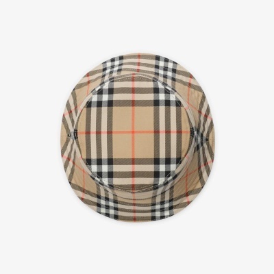 Chapéu bucket xadrez bege com linhas pretas, brancas e vermelhas