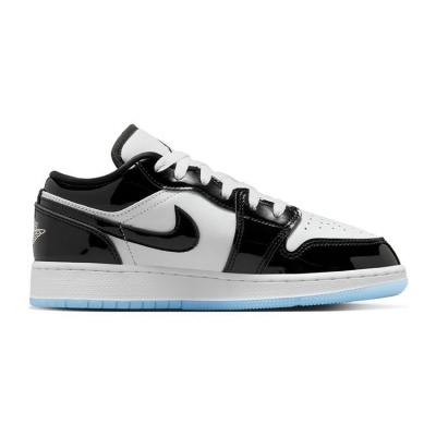 Sapatilha desportiva Air Jordan 1 Low preta e branca com sola azul celeste