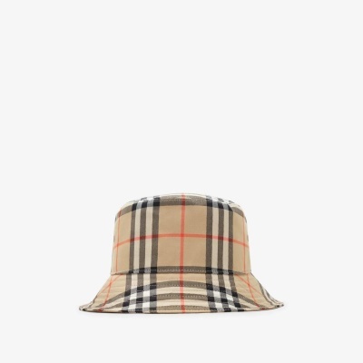 Chapéu bucket com padrão xadrez bege, preto, branco e vermelho