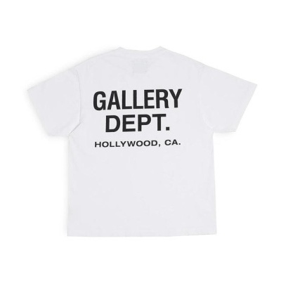 T-shirt branca com texto preto GALLERY DEPT. HOLLYWOOD, CA.