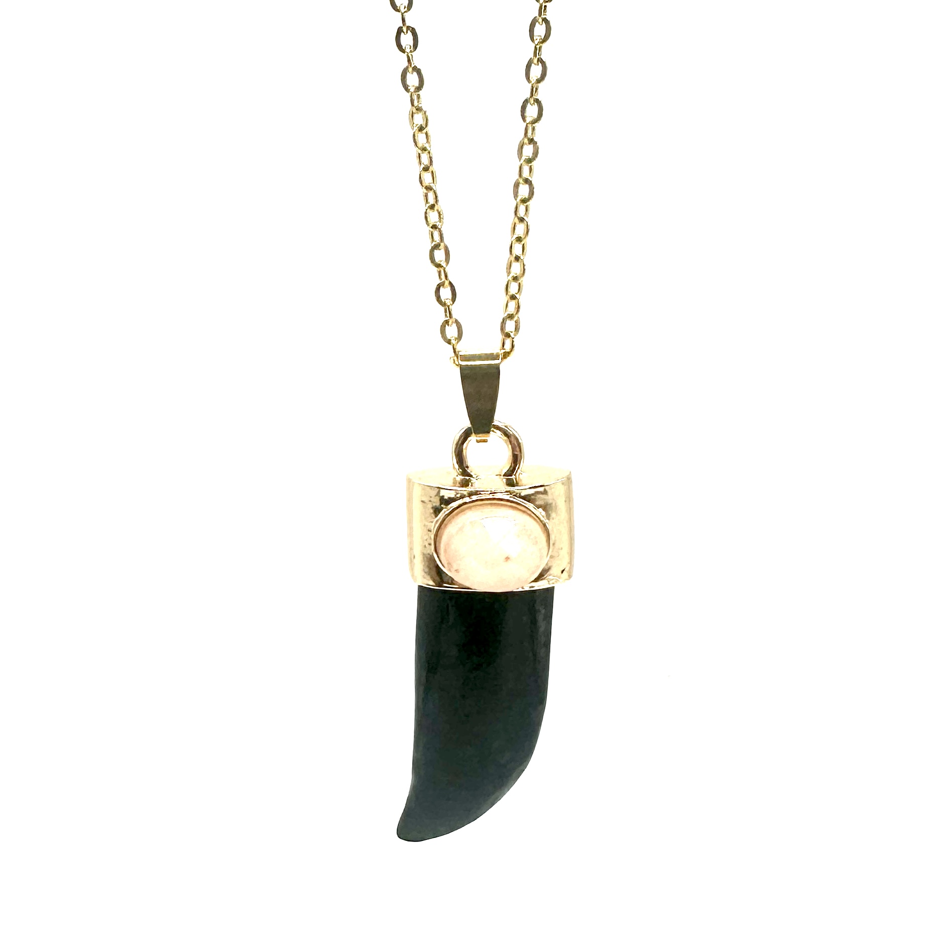 Fio em aço com corno e quartz Colar dourado com pendente em forma de dente negro com pedra clara