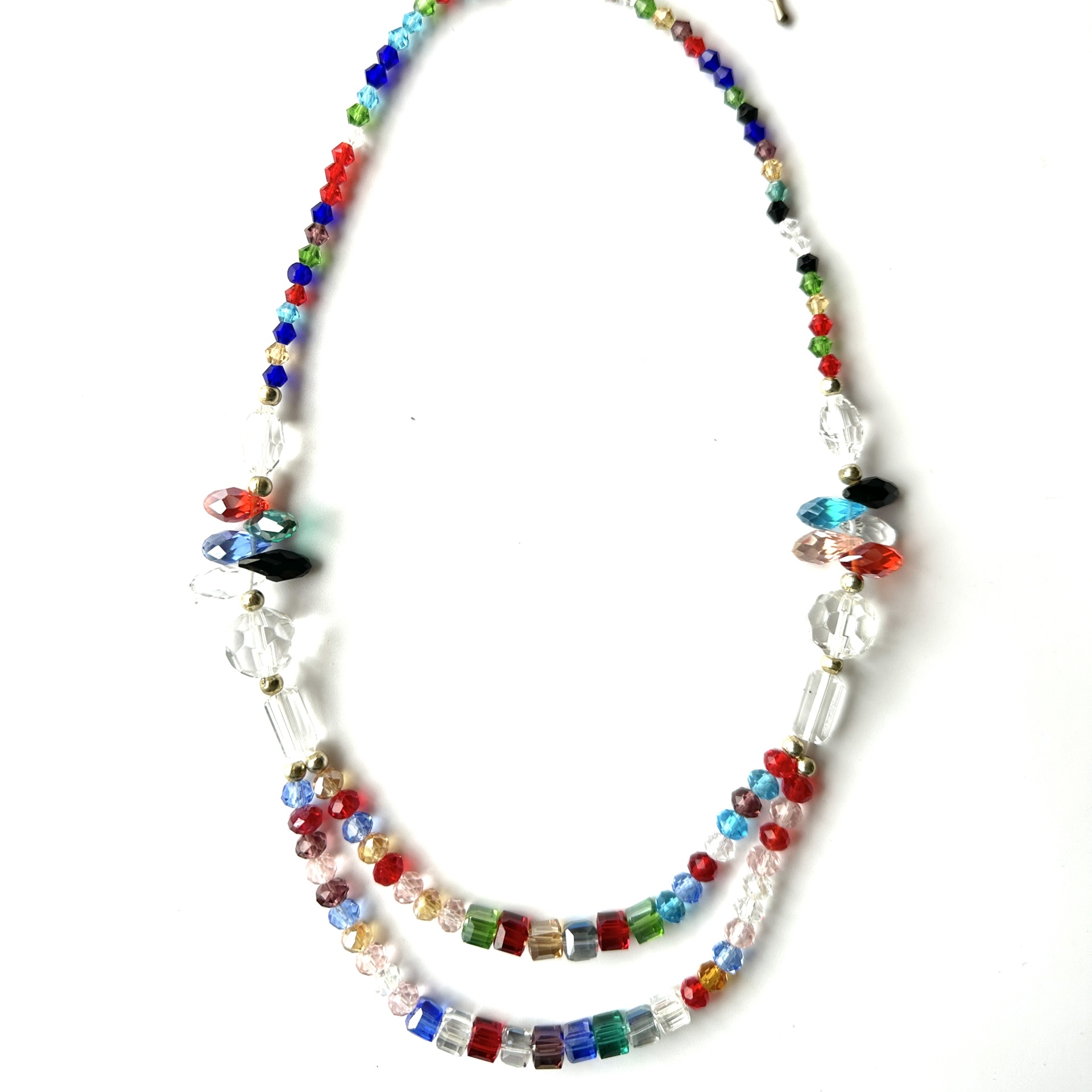 Gargantilha com cristais coloridos Colar colorido com várias contas de vidro de diferentes formas