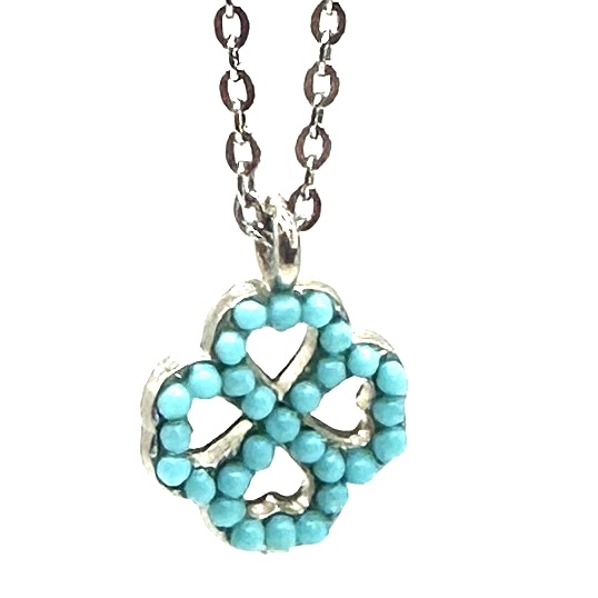 Fio em aço com trevo turquesa Colar com pendente trevo turquesa em corrente prateada