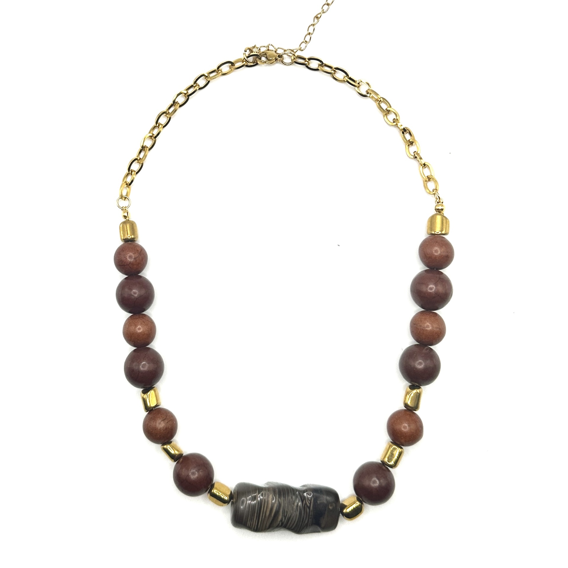 Colar jaspe em tons castanho Colar com contas castanhas e douradas e conta central cinza marmoreada