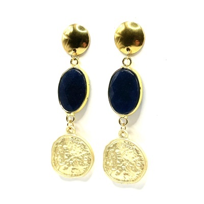 Brincos pendentes dourados com pedra azul e disco texturizado