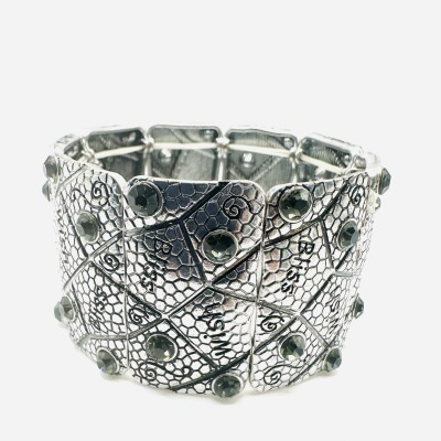 Pulseira larga prateada com pedras verdes