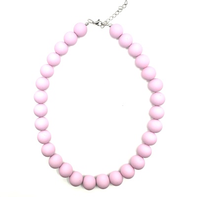 Colar de contas esferas cor de rosa com fecho prateado