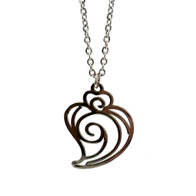 Colar com pendente abstrato prateado