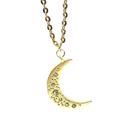 Colar dourado com pingente lua crescente e pedras brilhantes