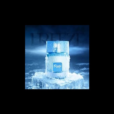 Frasco de cosmético azul e branco com rótulo Freeze em gelo