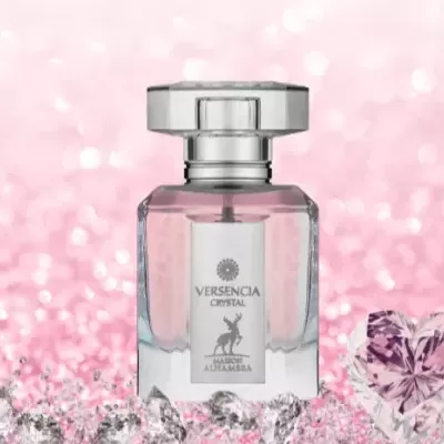 Frasco de perfume Versencia Crystal com fundo rosa e cristais brilhantes