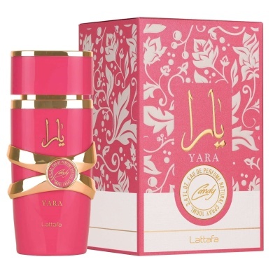 Frasco e embalagem rosa de perfume YARA com detalhes dourados e padrão floral branco.