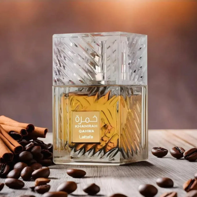 Frasco de perfume KHAMRAH QAHWA Lattafa com grãos de café e canela