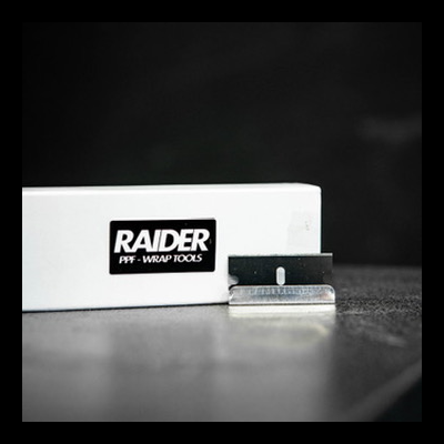 https://www.raidertools.pt/product/laminas-pretas-em-aco-carbono-razor-blade-profissional-or-pack-100-unid