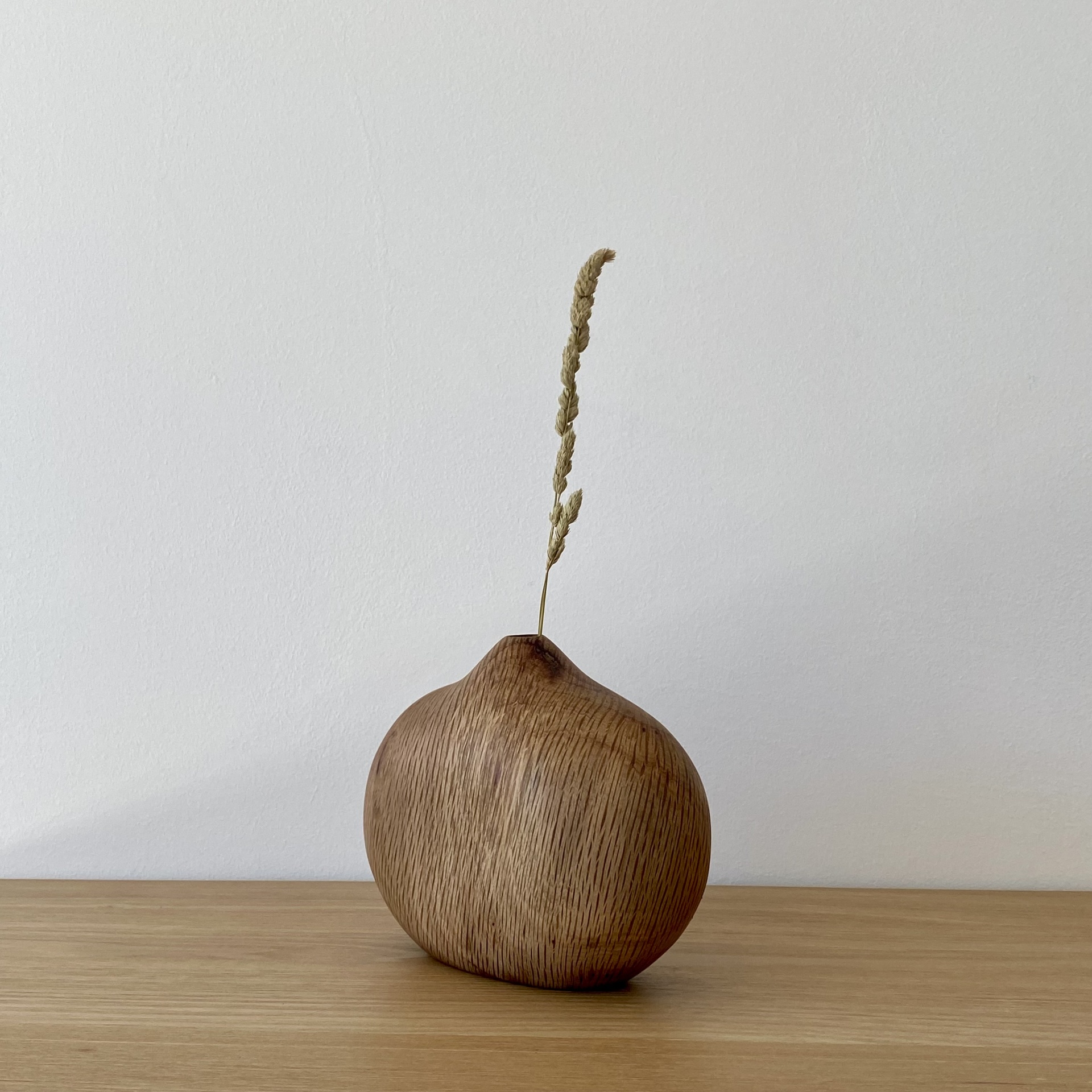 JARRA EM MADEIRA DE SOBREIRO Vaso decorativo pequeno em madeira com ramo seco