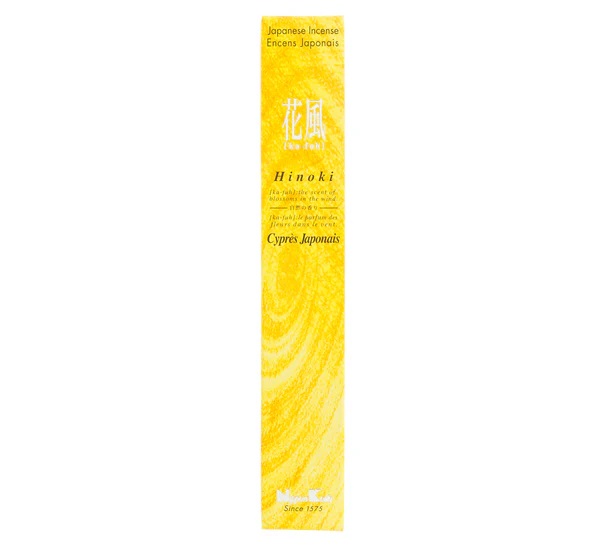 Incenso Ka-fuh Ciprés Hinoki 50 Sticks & Holder Embalagem amarela de incenso japonês Hinoki com texto e padrão de madeira