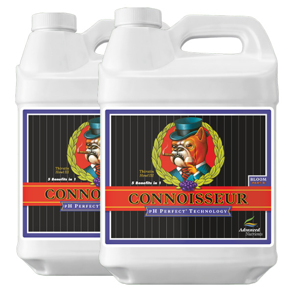 Connoisseur A+B Bloom 10L Recipientes brancos com etiqueta preta e vermelha com bulldog e texto CONNOISSEUR