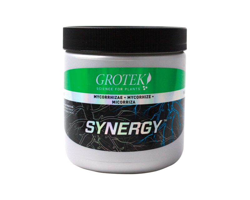 GROTEK Synergy 140g Embalagem branca com tampa preta e rótulo verde, branco e preto com texto e padrões abstratos