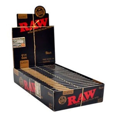 Expositor com embalagens de papel RAW CLASSIC preto e vermelho