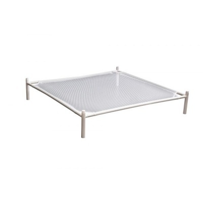 Redoma quadrada branca com rede fina para alimentos