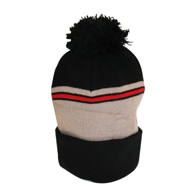 Gorro de malha preto e bege com risca vermelha e preta e pompom