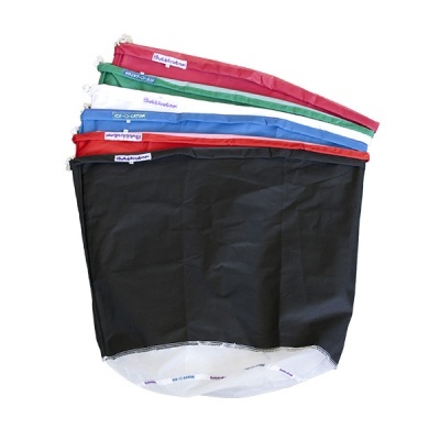 Conjunto de sacos de tecido de várias cores com fecho de cordão