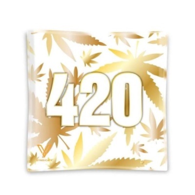 Embalagem branca com folhas douradas e número 420 em destaque