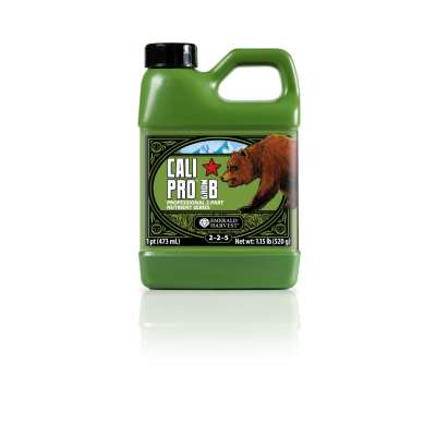 Frasco verde CALI PRO 3 PART NUTRIENT BLOOM com imagem de urso