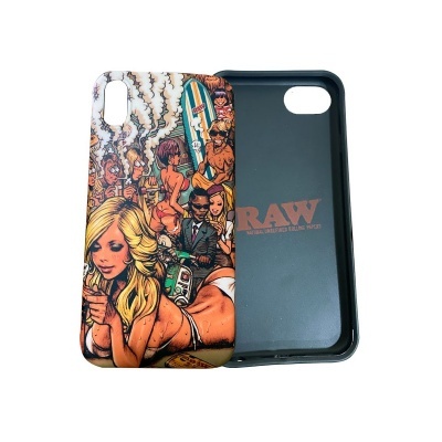 Capa protetora para telemóvel com ilustração colorida e interior preto com texto RAW