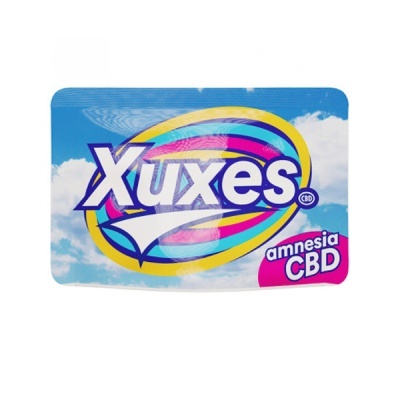 Embalagem azul com texto Xuxes CBD e amnesia CBD