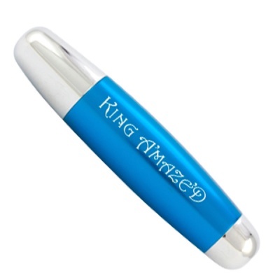 Dispensador azul com tampas prateadas e texto KING AMAZED