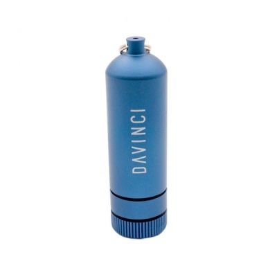 Garrafa azul metálica com texto DAVINCI