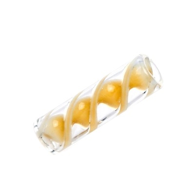 Peça cilíndrica de vidro transparente com espiral amarela no interior