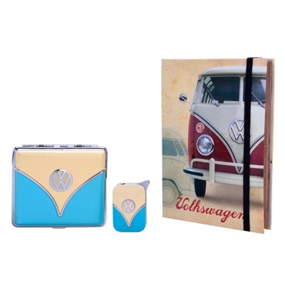 Carteira, isqueiro e caderno com design do Volkswagen T1