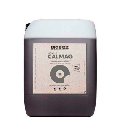 Recipiente de suplemento líquido CALMAG da Biobizz com rótulo branco e texto preto
