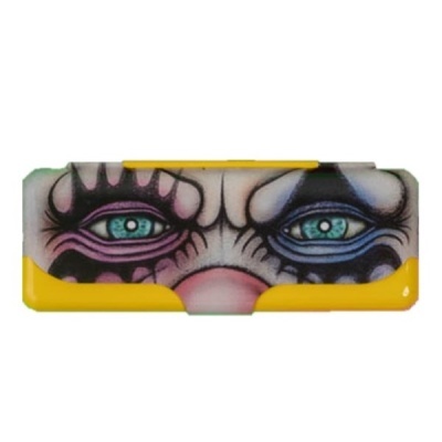 Estojo amarelo com desenho de olhos de palhaço com sombras coloridas