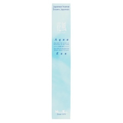 embalagem azul clara de incenso japonês Aqua com texto multilíngue