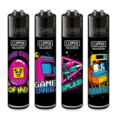 Quatro isqueiros Clipper pretos com desenhos de jogos e tecnologia