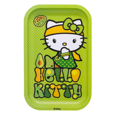 Tabuleiro verde com bolinhas e desenho da Hello Kitty com texto