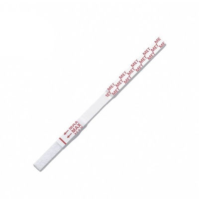 Tira de teste branca com texto vermelho MAX e MET sobre fundo branco